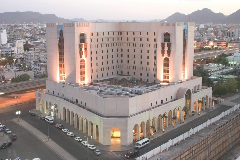 10 Nights Executive December Umrah